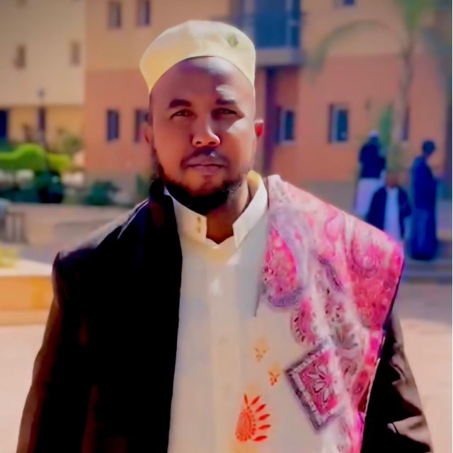 صورة مدير المعهد الشيخ محمد عويل علي أبوبكر